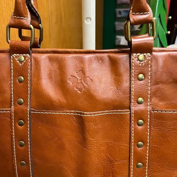 EUC Patricia Nash Carducci Pocket Tote
Heritage Tan Brown - Picture 3 of 12